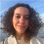 Studentessa con voti eccellenti offre ripetizioni online in matematica, inglese e aiuto compiti fino alla prima superior