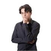 Clases de inglés (con tus materiales) o práctica de conversación en inglés. De nivel inicial a intermedio