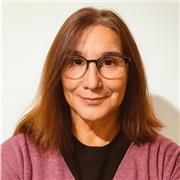 Professeur pour l'aide aux devoirs donne des cours particuliers de soutien scolaire