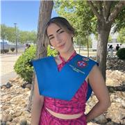 Graduada en Educación Primaria bilingüe con mención en Inglés, ofrezco clases particulares y apoyo al estudio