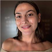 Luaureata in cooperazione e sviluppo internazionale offre ripetizioni di lingua inglese, parlata e scritta