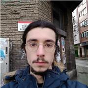 Profesor de Filosofía, licenciado por la Universidad de Oviedo, ofrece clases para Bachillerato o carrera.