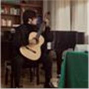 Insegnante di chitarra classica, studente del conservatorio Puccini a Gallarate