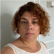 Prof d'anglais certifiée CELTA, donne des cours d'anglais en classe dans le supérieur, cours particulier adultes et adolescents.