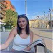 sono una ragazza di Torino e sono disposta ad aiutare i bambini con i compiti sia online che presenziali. Parlo l'inglese bene