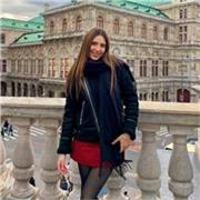Chica enamorada de los idiomas. Estudiante de Traducción que busca enseñar alemán (A2, B1) después de 1 año en Heidelberg.