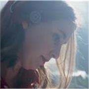 Diplomée des Beaux Arts, je vous accompagne pour développer votre potentiel artistique ainsi que vos connaissances en art & design