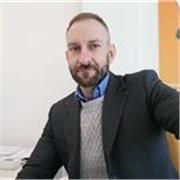 Sono laureato in giurisprudenza con la passione per la storia, l'arte e la scrittura. Se hai bisogno per i tuoi compiti sono a tua disposizione!