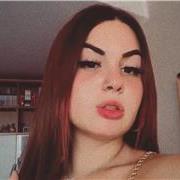 Studentessa liceale poliglotta con enorme passione per le lingue e con esperienza di insegnamento