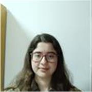 Estudiante universitaria, cursando la carrera de biología, que busca dar clases a quien necesite ayuda con esta materia.