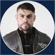 Instructor profesional de tiro deportivo