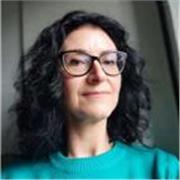 Offro lezioni di lingua e letteratura italiana a studenti di scuole medie e superiori.
Sono laureata con lode in Lettere moderne.