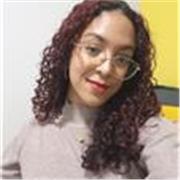 Gosto de ensinar com brincadeiras, conversação entre os alunos, música com as palavras que aprendemos e outras maneiras simples de conectar o conhecimento com o saber. 
Não tenho experiência com sala de aula, mas ensino inglês ao meu irmão (7) e meu primo