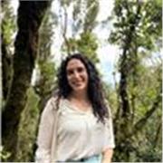 Profesora en lengua de signos imparte clases para principiantes y alumnos que quieran iniciarse en la lengua de signos. 