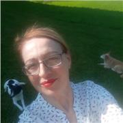 Docente di Italiano , storia, diritto e educazione civica impartisce lezioni a studenti di scuole medie e superiiori