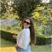 Profesora de Primaria, ESO y Bachillerato, graduada en Magisterio y Máster en Atención Temprana 