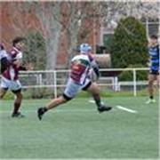 Jugador de rugby con experiencia y con experiencia en enseñar 