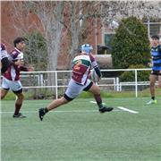 Jugador de rugby con experiencia y con experiencia en enseñar