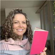 Hallo! Ich bin Ane. Ich unterrichte seit über 15 Jahren Englisch. Ich habe einen Master-Abschluss in Anglistik und Literaturwissen