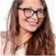 Insegnante madrelingua qualificata che ti aiuterà ad imparare una lingua molto difficile senza stress