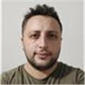 Coğrafya öğretmeniyim. Kendimi öğrenmeyi ve öğretmeyi seven, keşfetmeyi hayatının merkezine alan biri olarak tanımlıyorum.