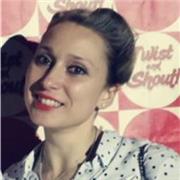 Offro lezioni private a bambini delle elementari e medie, adattandole alle capacità e competenze di ognuno.