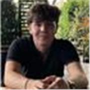 Ragazzo super disponibile, empatico e amante delle lingue tra cui l’inglese!