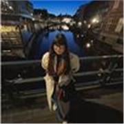 Profesora de inglés con experiencia con niños y niñas de 3 a 17 años.