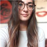 Especializada en clases particulares de italiano, español e inglés. Me defino profesional y puntual