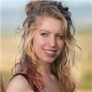 English Native Speaker Offering Private Online English Tutoring Sessions for Children and Adults