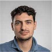 Soy una persona práctica, cercana y orientada a resultados, con un perfil entre marketing, negocio y tecnología.