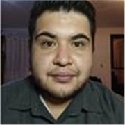 Profesor de inglés que atiende las necesidades especificas y requerimientos solicitados