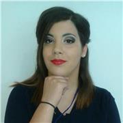Responsable, paciente, activa, tranquila, animada , comprensiva, buena presencia.