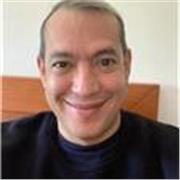 Profesor de Inglés titulado con amplia Profesor titulado con amplia experiencia en ofrece clases de inglés para todos los niveles.