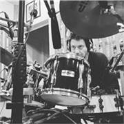 Puoi trovare percorsi di studio individuali e flessibili idonei alle esigenze di chi ha poco tempo e molte attività da incastrare e puoi trovare percorsi collettivi che ti consentono di imparare al meglio e divertirti al massimo insieme a nuovi amici