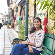 Passionate english teacher who likes to teach kids