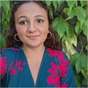 Estudiante de segundo de bachillerato, da clases a alumnos de primaria y ESO