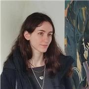 Graduada en Bellas Artes, Matricula de Honor en TFG de pintura, clases para niños y adultos