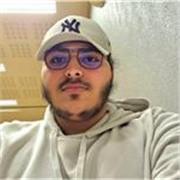 Professeur particulier donne des cours de soutiens aux élèves de lycées