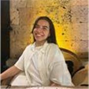 Erfahrene Nachhilfelehrerin mit Geduld und Bedürfnisorientierung