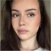 Jestem studentką pedagogiki przedszkolnej i wczesnoszkolnej. Uczę dzieci od przedszkola do 6 klasy szkoły podstawowej.