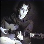 Profesor titulado con amplia experiencia. Clases para todos los niveles de guitarra contemporánea