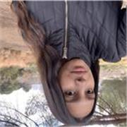 Alumna graduada de secundaria que quiere dar clase a personas que cursen de primaria o más pequeños.