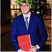 Cours en présentiel en droit par une approche à la fois théorique et pratique à destination d'étudiants en droit
