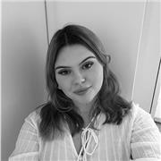 Besoin d’une prof à l’écoute et dynamique ? N’hésite pas à me contacter pour progresser à ton rythme dans la bonne humeur.