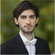 Profesor de piano clásico y jazz ofrece clases de piano, armonía y preparación a pruebas