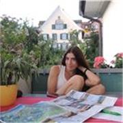 Doy clases de matematicas a estudiantes de ESO y Bachillerato, soy una estudiante de ingenieria