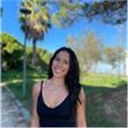 Would you like to learn English? I'd be happy to teach you!