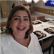 Sou uma pessoa apaixonada pelo ofício de professora e tenho desejo de passar conhecimento para meus alunos. Quer ser um diferencial na vida de cada um deles. Gostaria de ensinar curso básico de espanhol e intermediário e conversação. Quero trabalha com cr