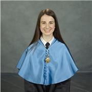 Soy filóloga hispánica y tengo el doble máster de educación y de estudios hispánicos. He hecho también el curso del Instituto Cervantes para dar español como lengua extranjera. 
Soy una chica de 23 años simpática y responsable